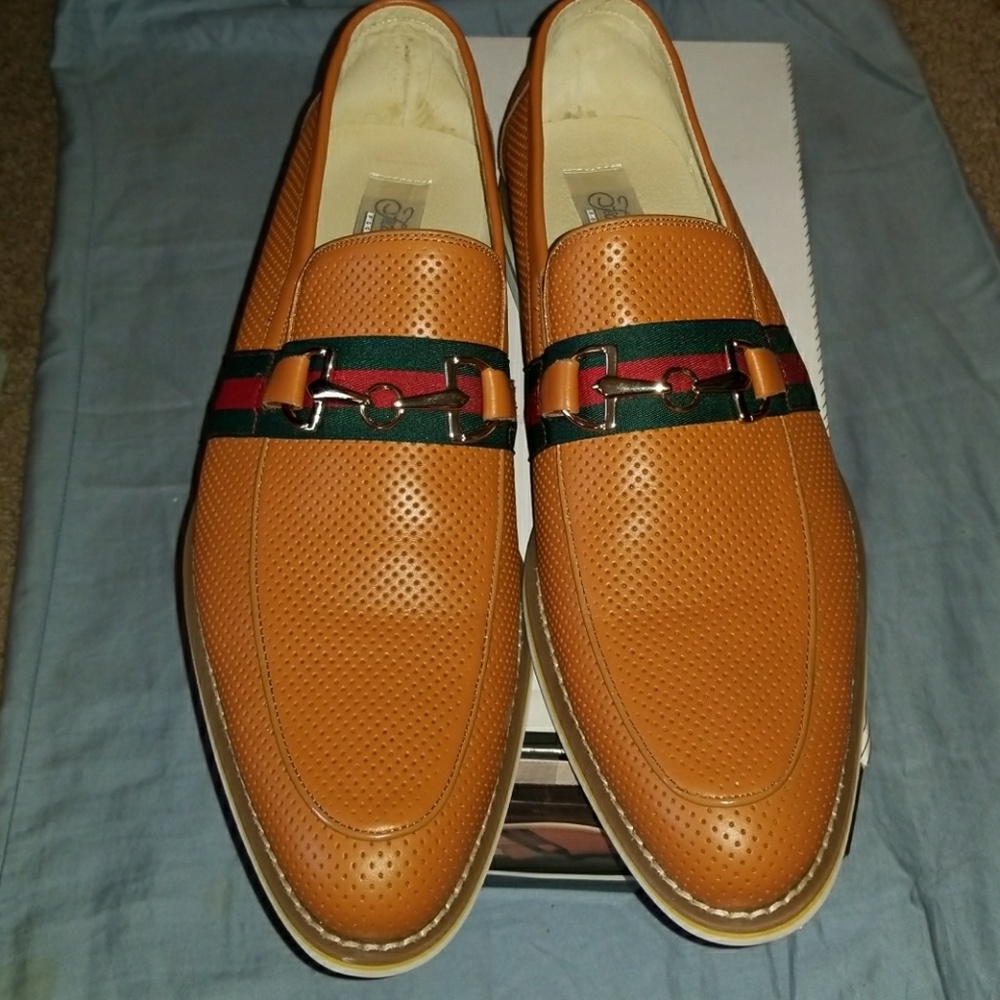Itailan leather loafers size 11 fits like 12